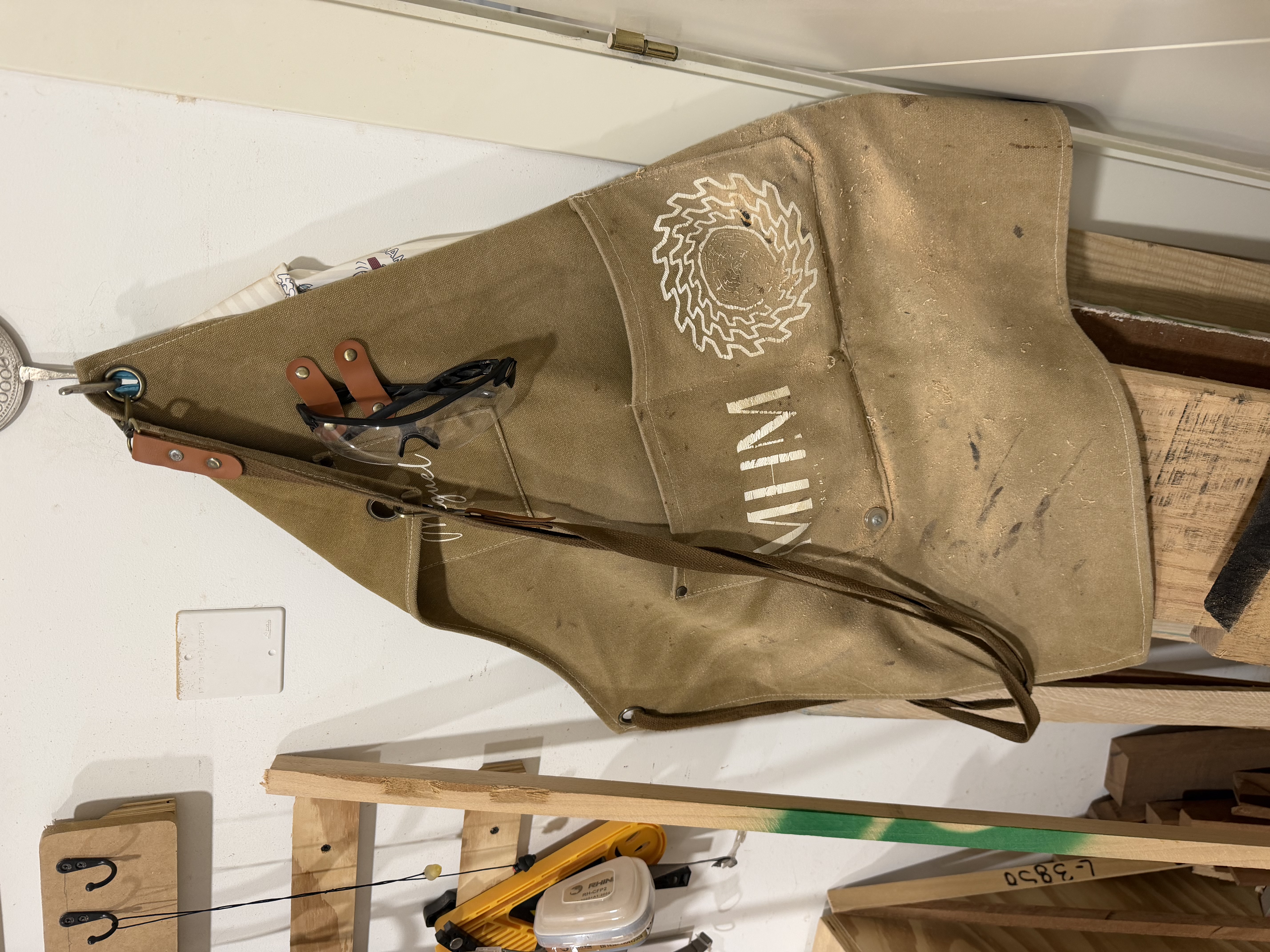 Delantal MHM Woodwork